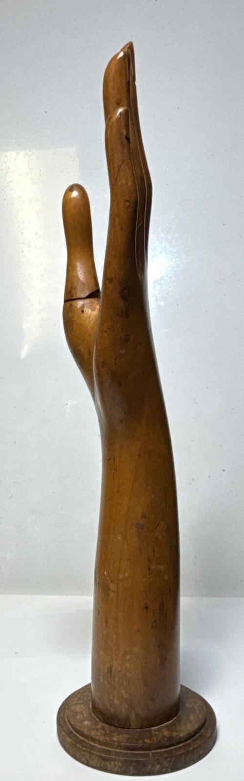ANTQ EARLY 1900’S HND CRVD WD MANNEQUIN HAND W/JOINTED THUMB GLOVE STORE DISPLAY
