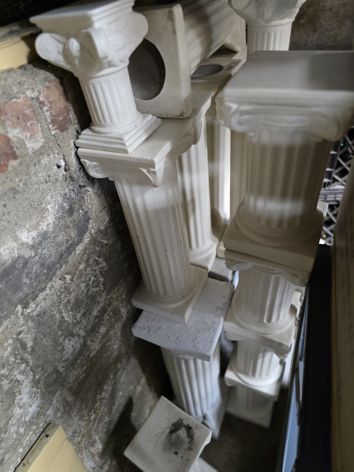 19 asst. sizes – White Column Pillar Sculpture Pedestal Stand