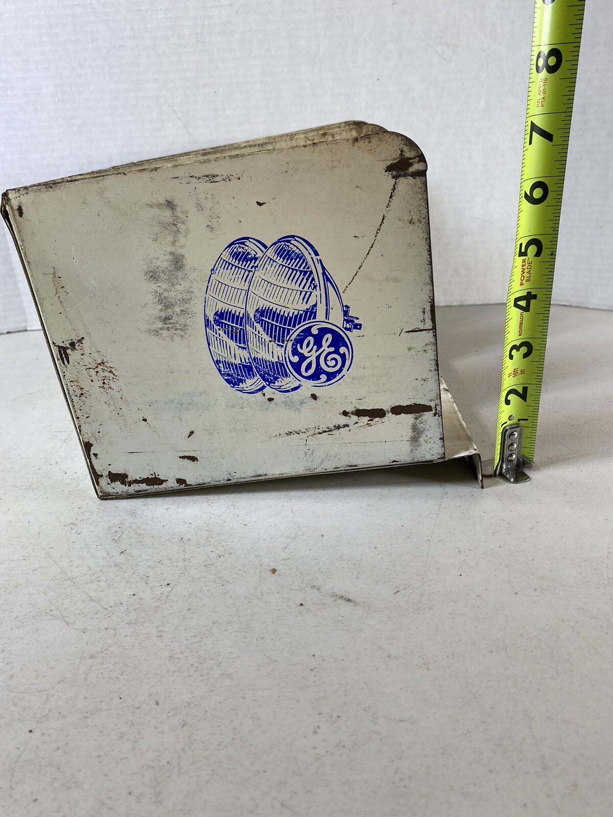 GE vintage General Electric Automobile Lamps Divided Shelf Metal display 5D9