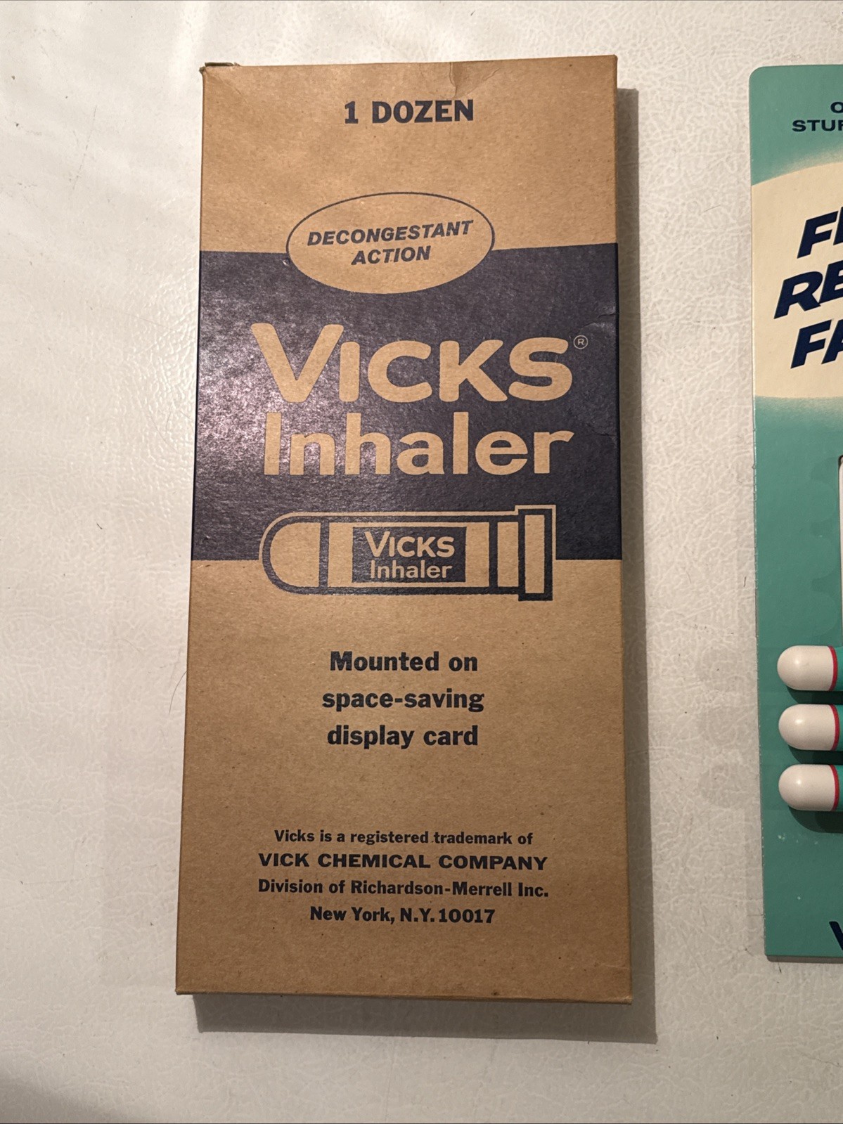 Vintage 1960’s Vicks Inhaler Store Display with (6) Original NOS Tubes and Box