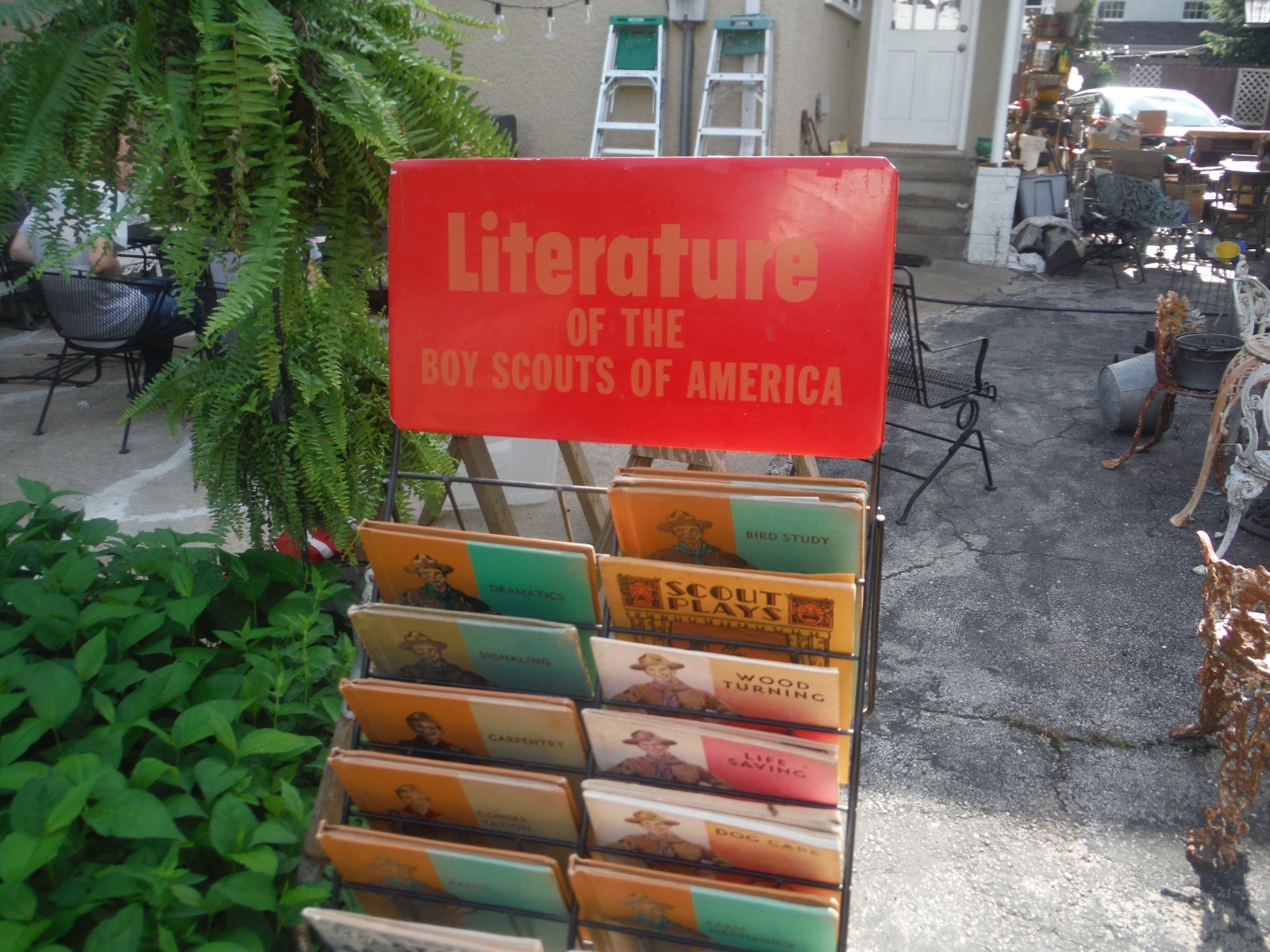 VINTAGE BOY SCOUT MERIT BADGE BOOK DISPLAY RACK FROM OLD STORE BSA OF AMERICA