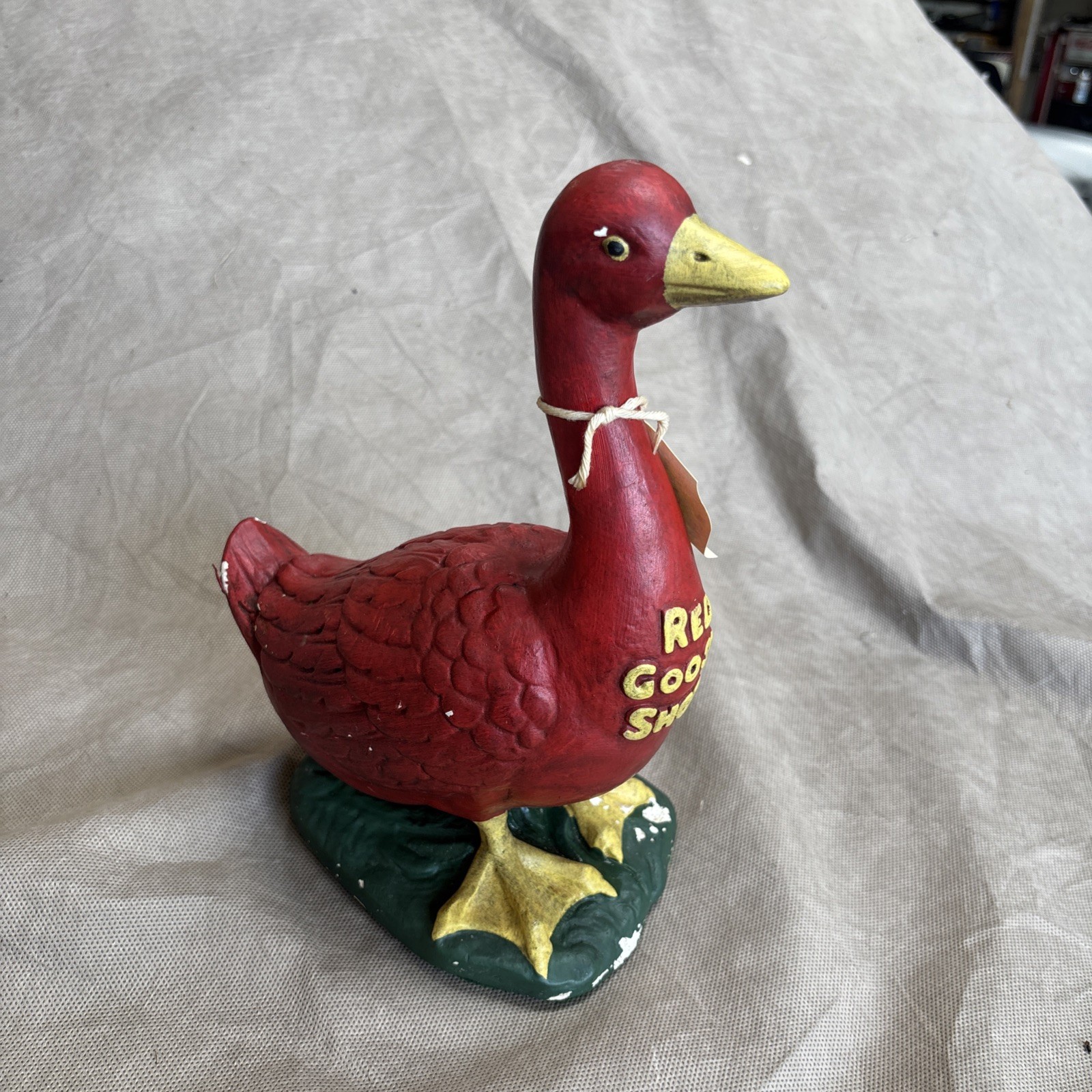 Red goose shoes, promotional shoe chalk statue vintage antique ￼