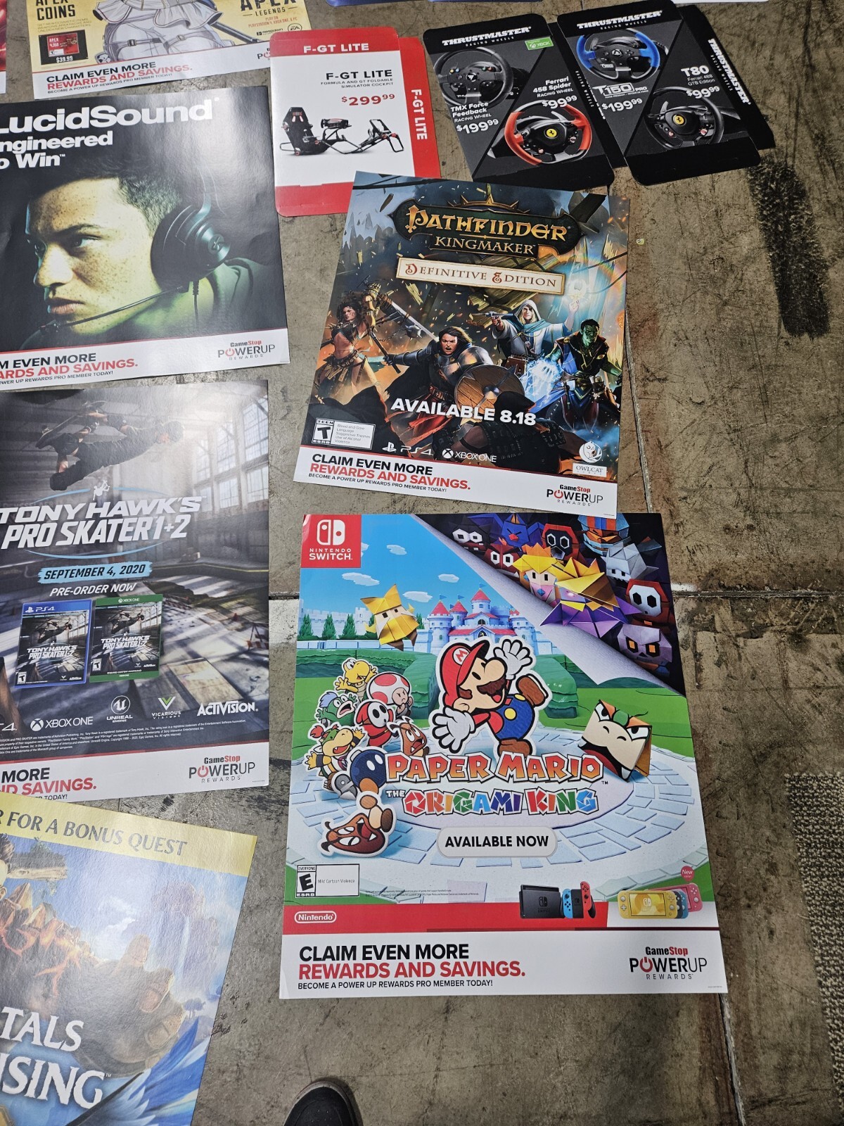 33 Gamestop Exclusive (21 Regular , 6 Boxes, 4 Small , 2 Foldable Big) Display L