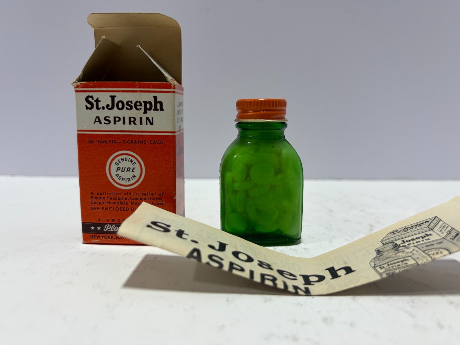 Vintage St Joseph Childrens Aspirin Bottle Full In Original Box 36ct-5 grains ea