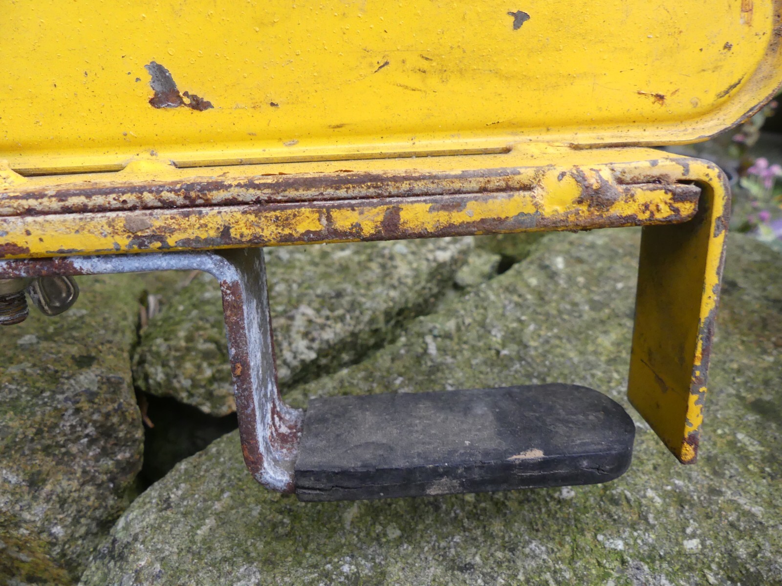Antique 1950 SIGNALLING TRIANGLE, garage, car, motorcycle, no copy, no enamelled