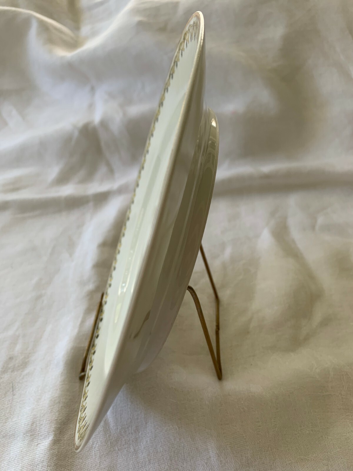 Metal Gold Finish Display Plate Rack Store Fixture Wire Several Available Adjust