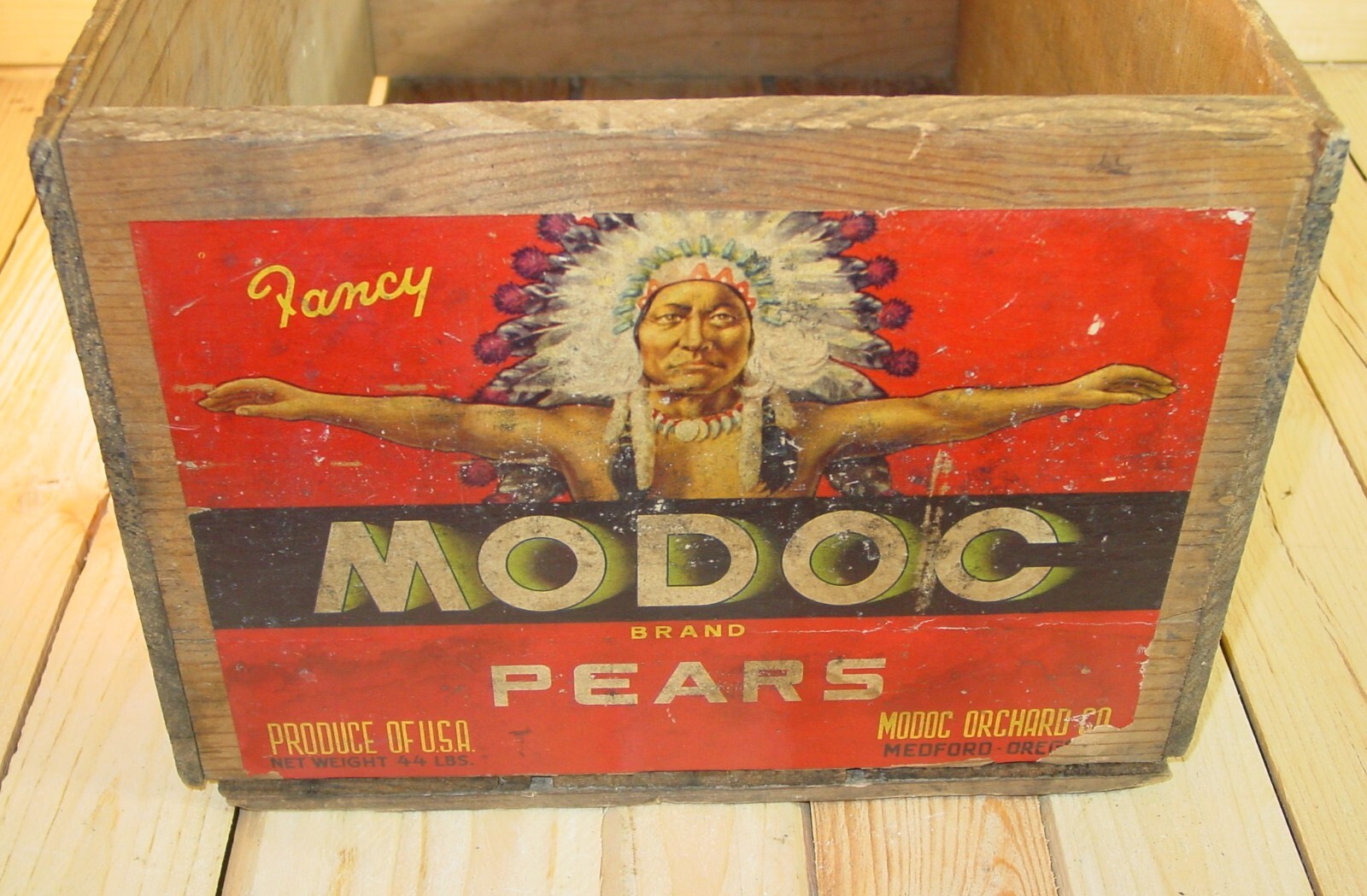 Vintage MODOC BRAND PEARS Crate w/ American Indian Logo Modoc Orchards Co Oregon