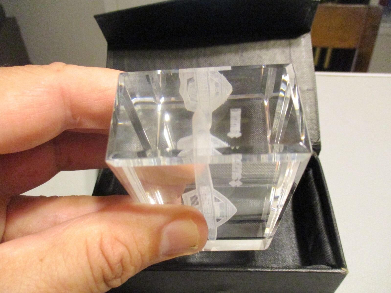 BOULEVARD SUZUKI PROMO GLASS DESK DEALER AWARD PAPERWEIGHT IN DISPLAY BOX L.E.