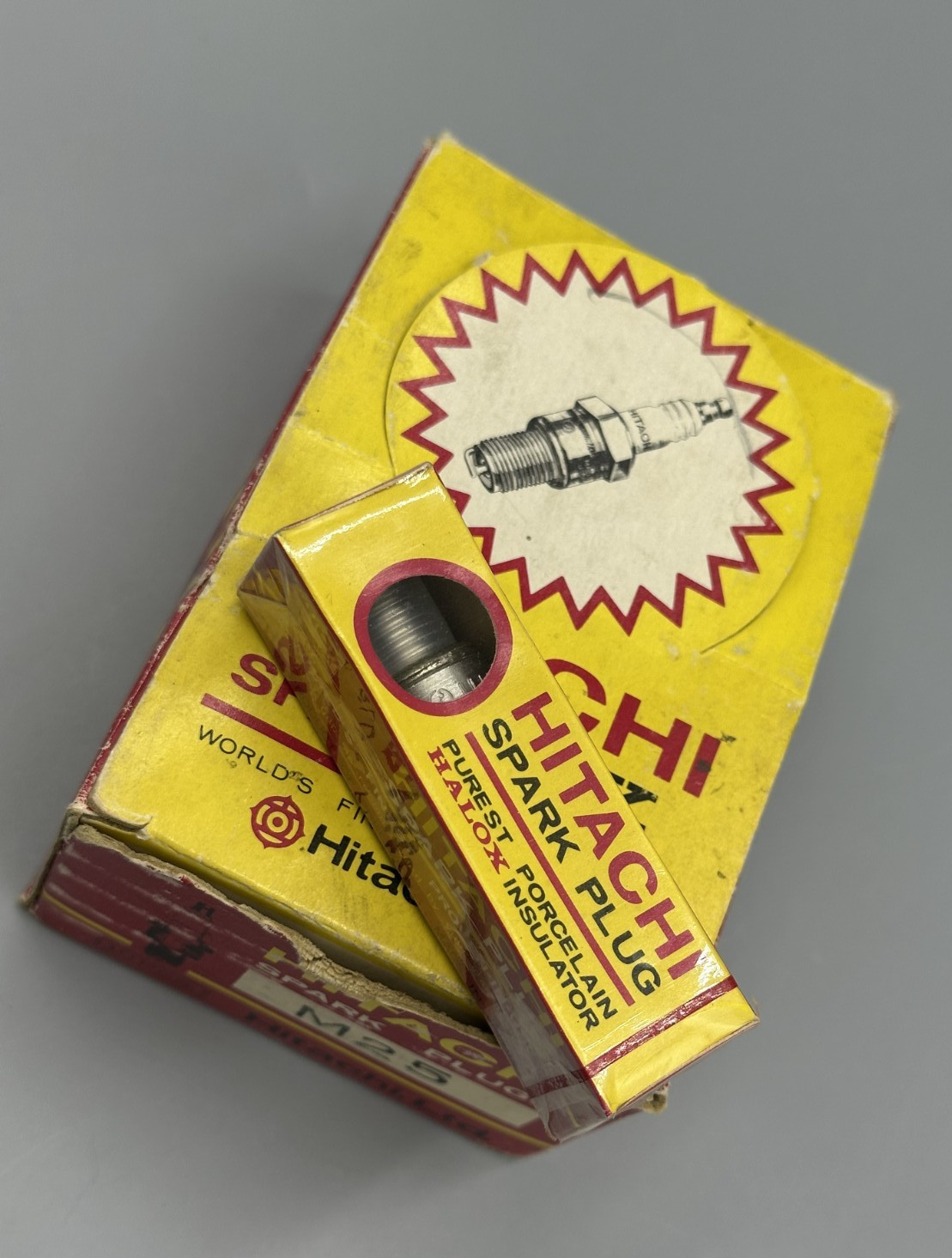 Vintage HITACHI SPARK PLUGS M25 Store Display Box of 10 NOS
