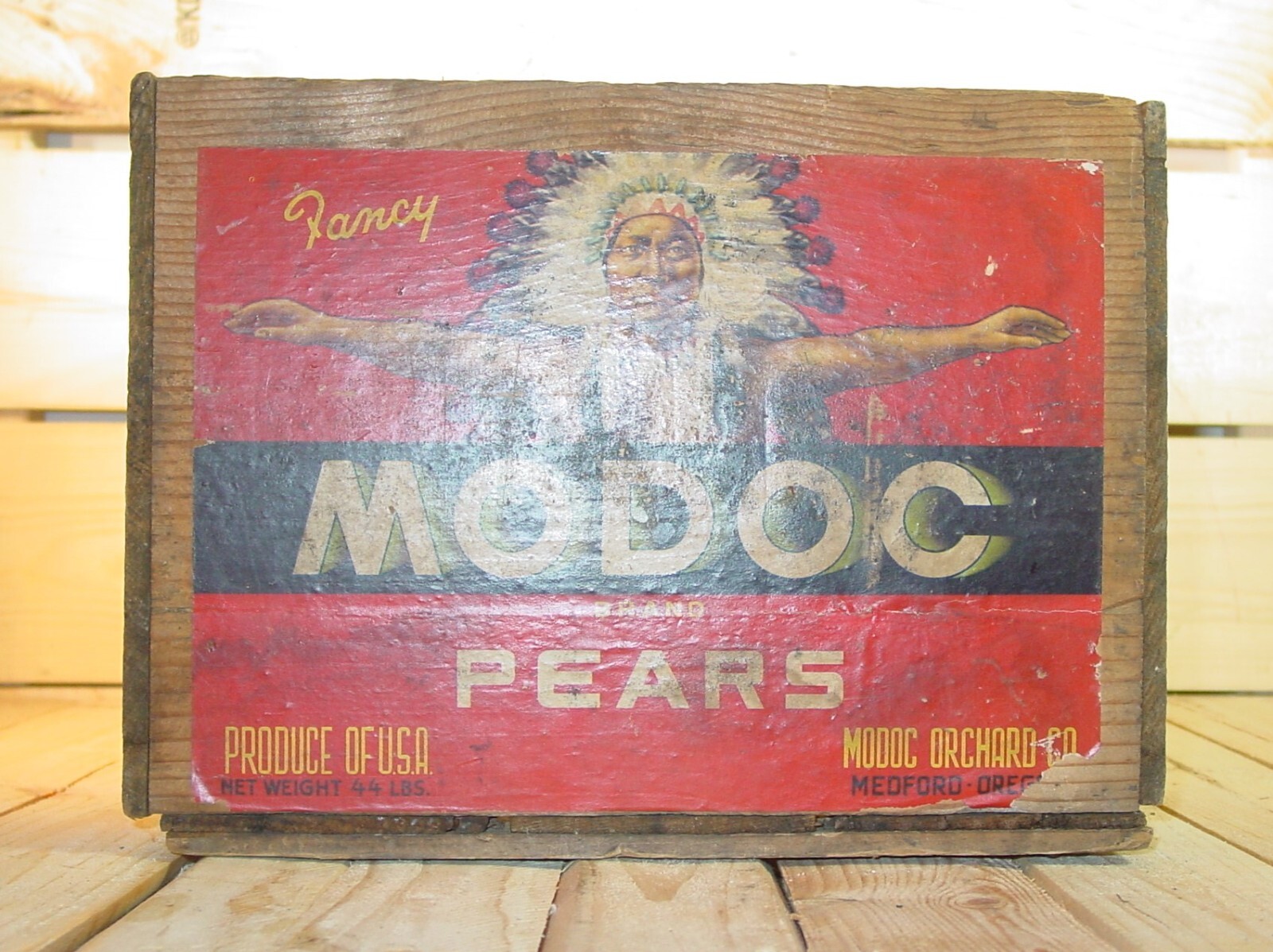 Vintage MODOC BRAND PEARS Crate w/ American Indian Logo Modoc Orchards Co Oregon