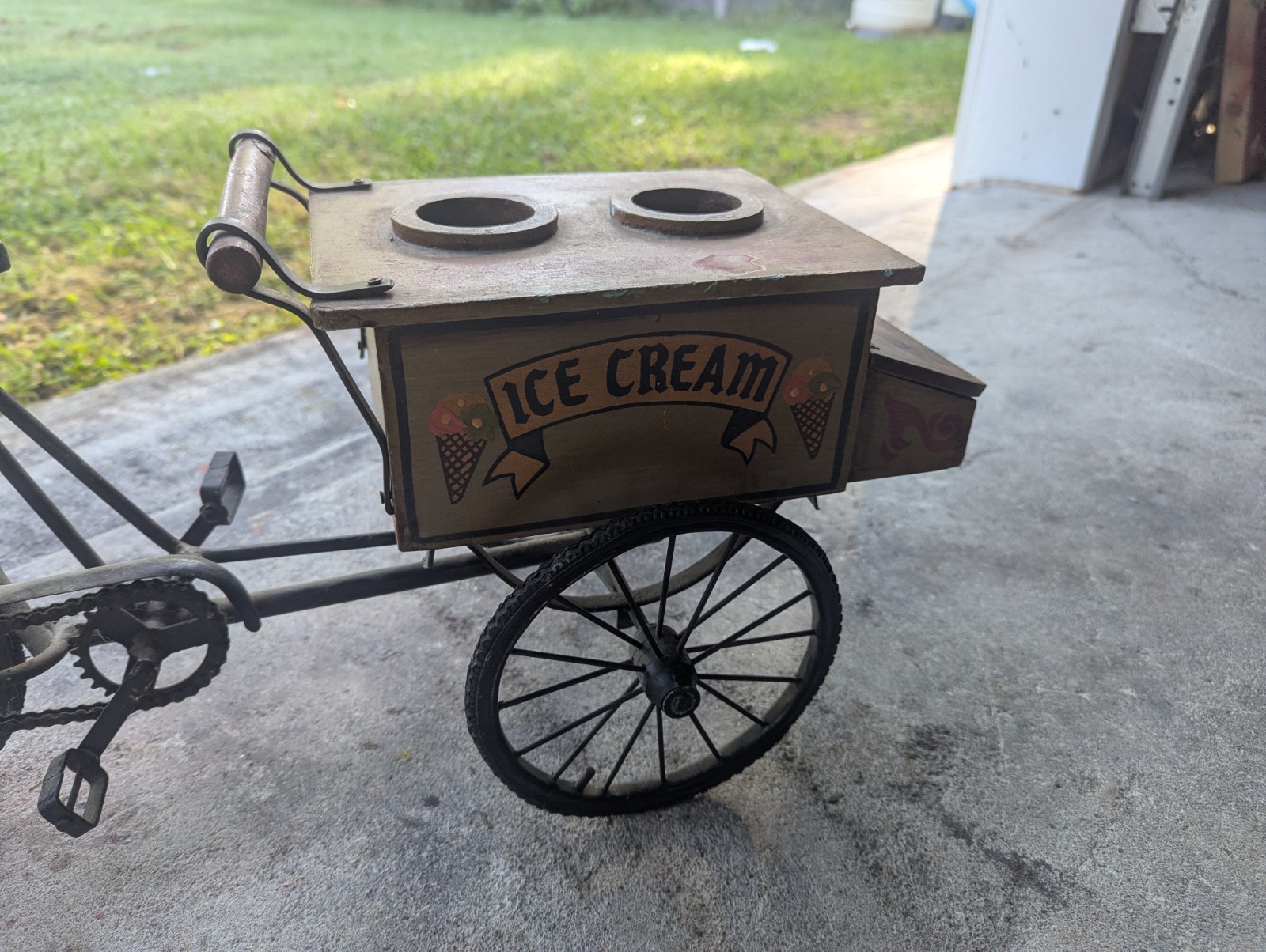 Rare HTF Metal & Wood Decorative Vintage Ice Cream 3 Wheel Bicycle n Cart+ Man