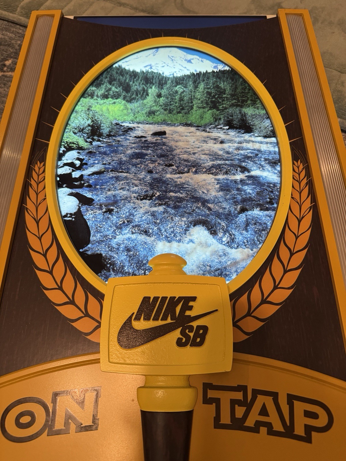 NIKE SB ON TAP LIGHT UP DEALER DISPLAY SIGN CASE PRO DUNK JORDAN