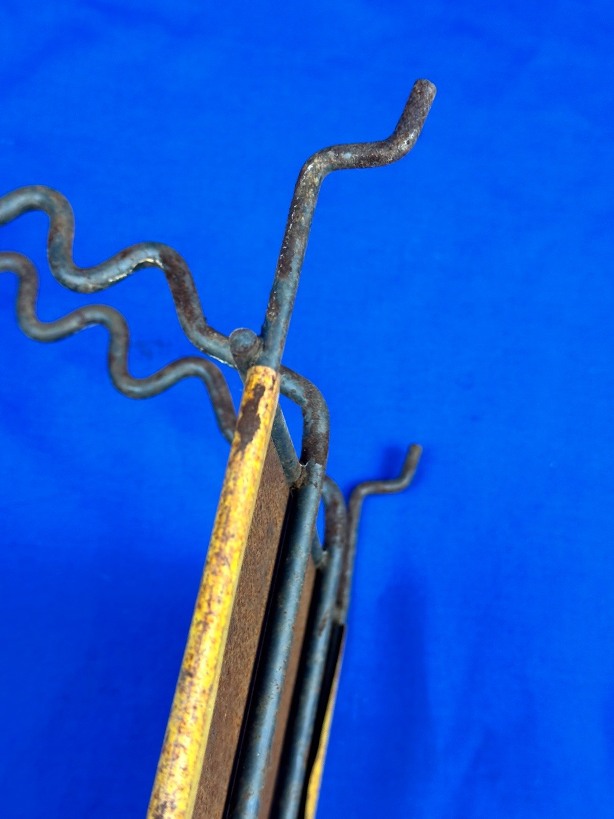 Vintage TRUE TEMPER TOOLS Display for Pegboard, Ribbon Wire Rests, 12″L
