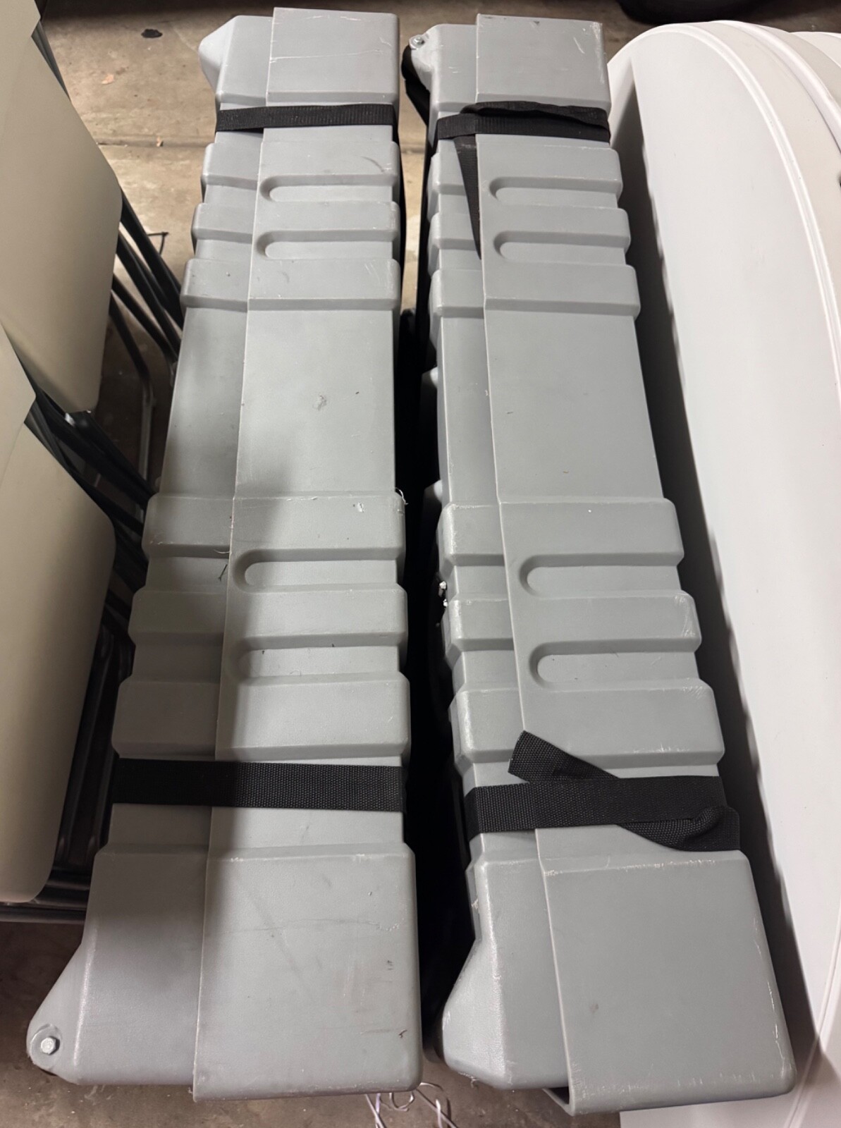 Lightweight shelving display for trade shows and exhibits
