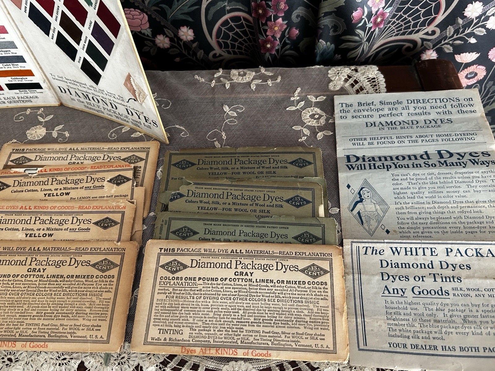 Art Deco 1920s Diamond Dyes Color Fabric Swatches Display + 16 Unused Dyes Silk