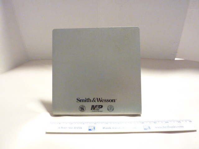 Advertising store display Smith & Wesson metal board stand magnetic easel 8x8x3½