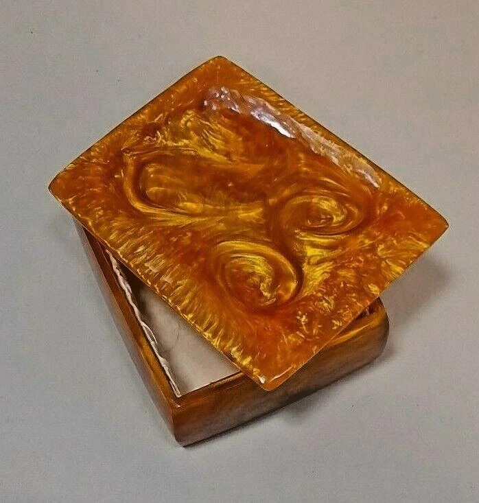 Vintage Jewelry Box. Lava Flow (color) BAKELLITE.