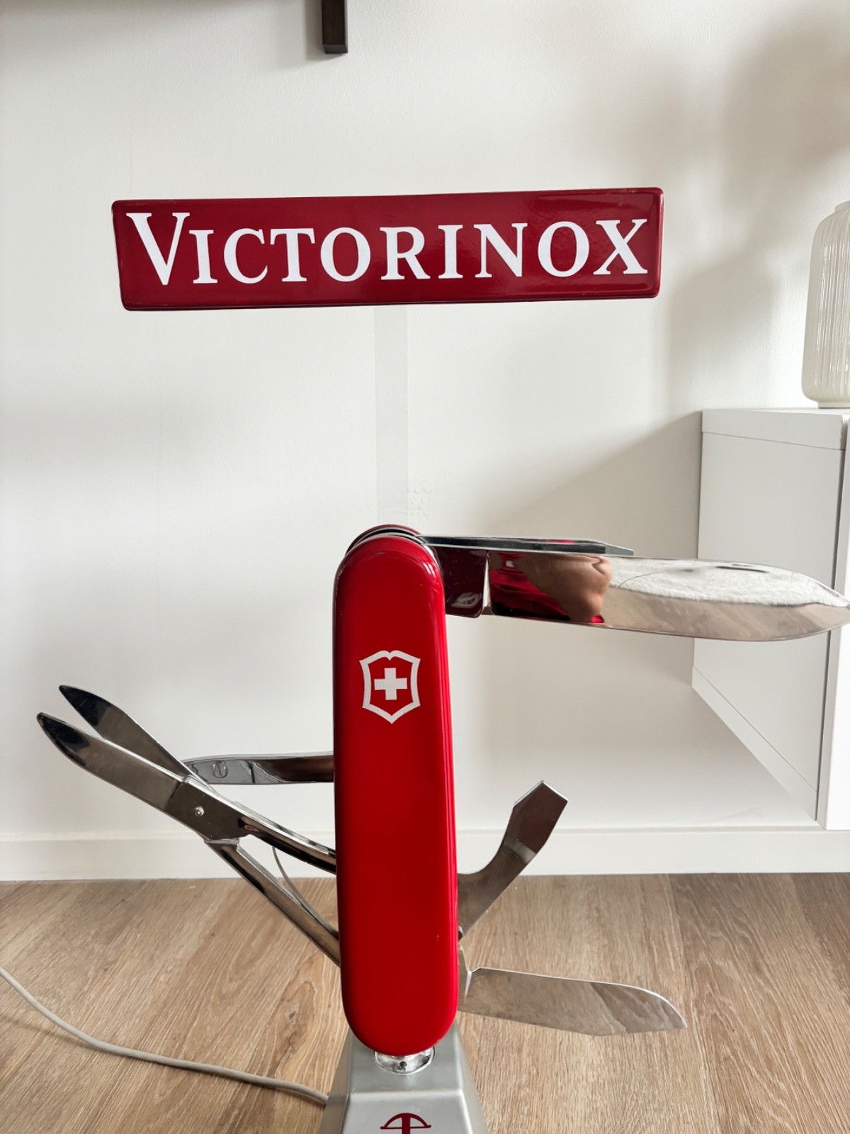 Vintage “Victorinox” Swiss Army Knife Mechanical Store Display – Rare