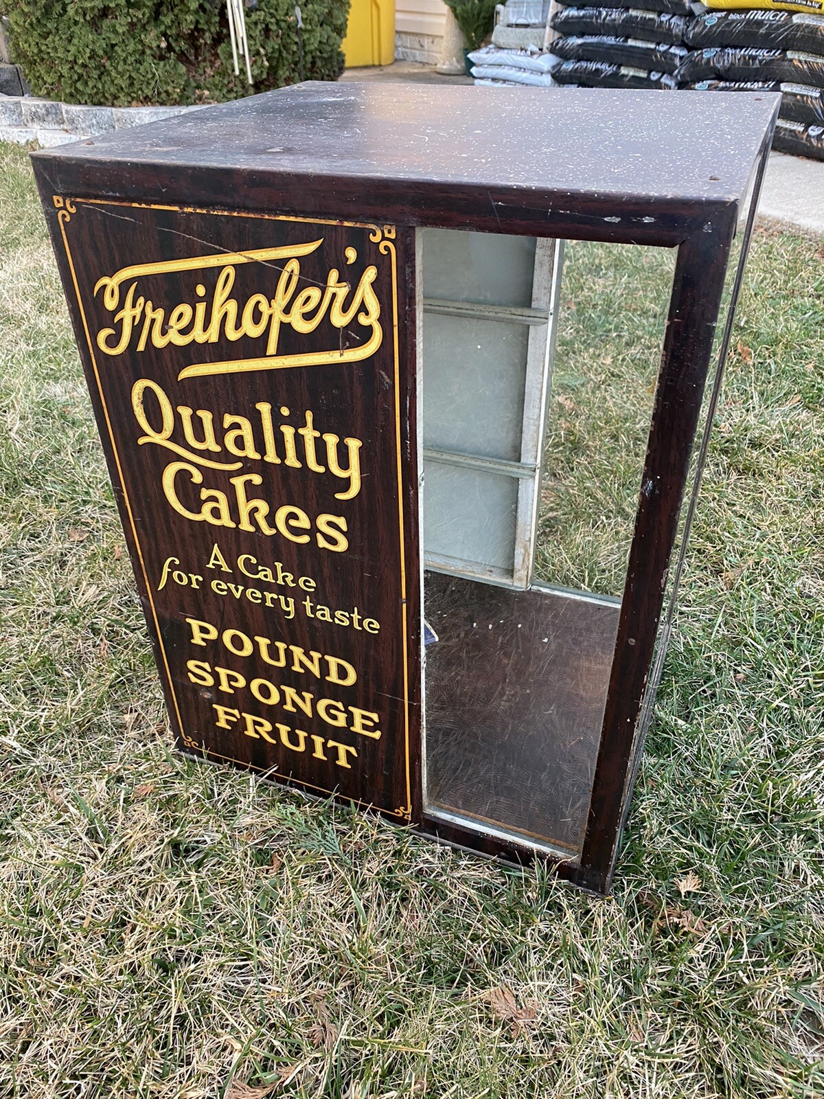 VINTAGE FREIHOFER’S CAKE DISPLAY CABINET/COUNTERTOP DISPLAY GENERAL STORE