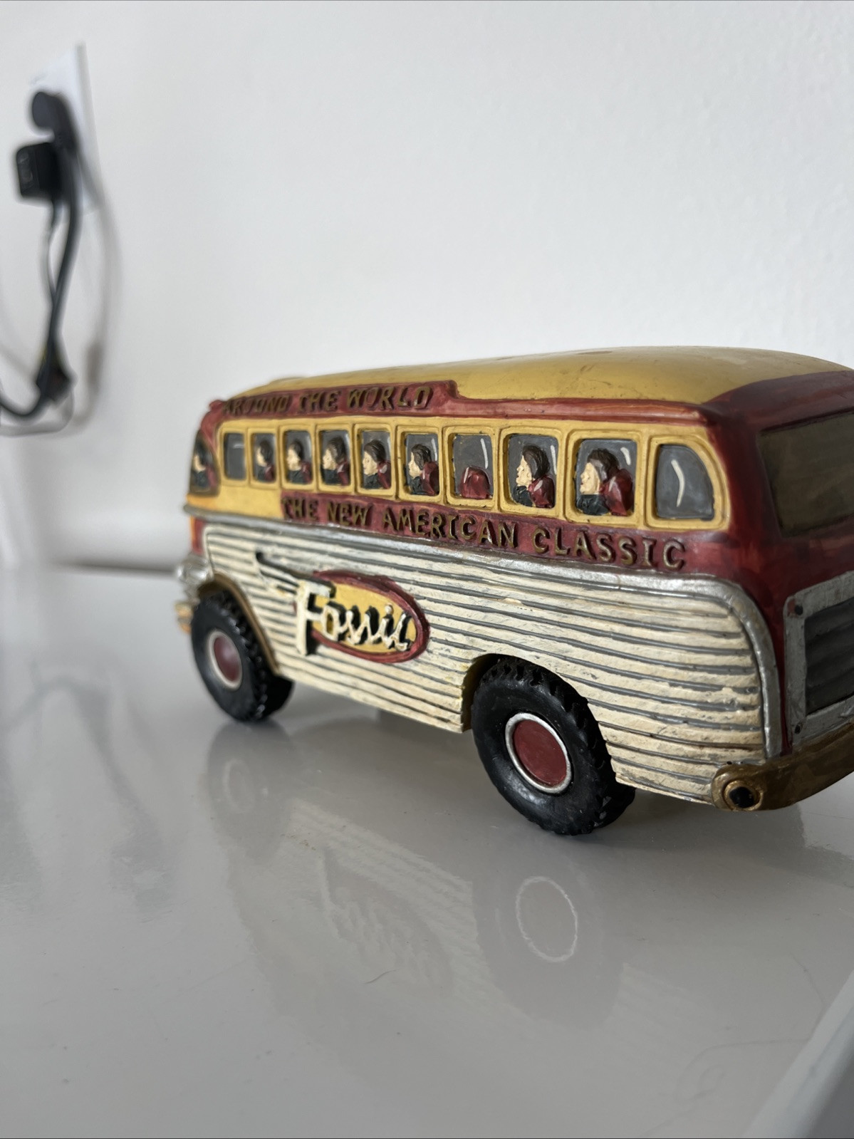 FOSSIL Watch Around The World American Classic Yellow Bus Vehicle Watch Display