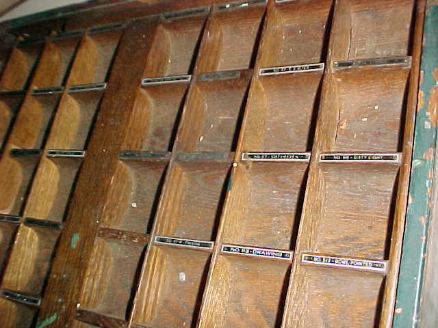 circa 1900 HUNT ‘S PENS – OAK COUNTER-TOP MERCHANDISER – GREAT DISPLAY
