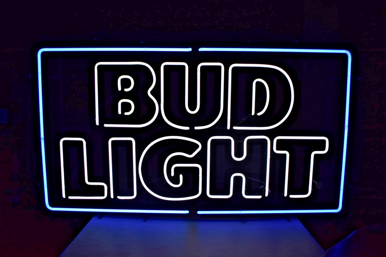 BUD LIGHT NEON SIGN 3 IN 1 WIRE FRAME HUGE 4 FEET WIDE 26″ TALL USA 2016 LED