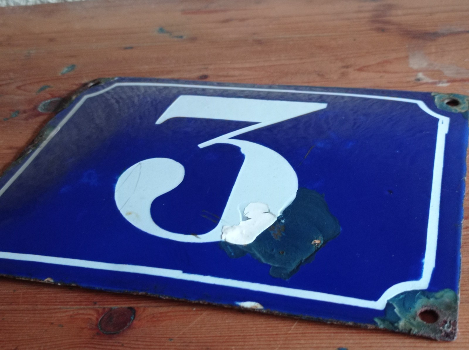 OLD ENAMELLED STREET, HOUSE PLAQUE – NUMBER 3 – 15 x 20 cm – BOMBED