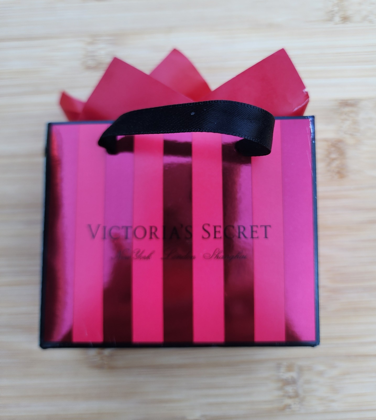 Victoria’s Secret Retail Cristmas Display Giftbag Ornament EXTREMELY RARE!