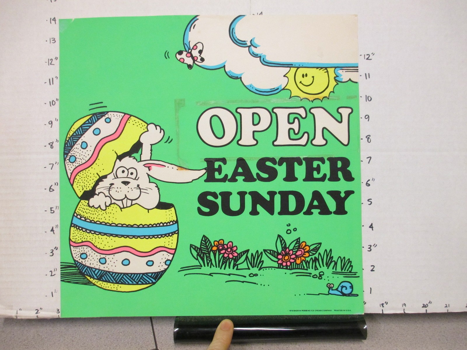 Baskin Robbins ice cream 1976 store sign EASTER bunny egg cracking 2S-XB