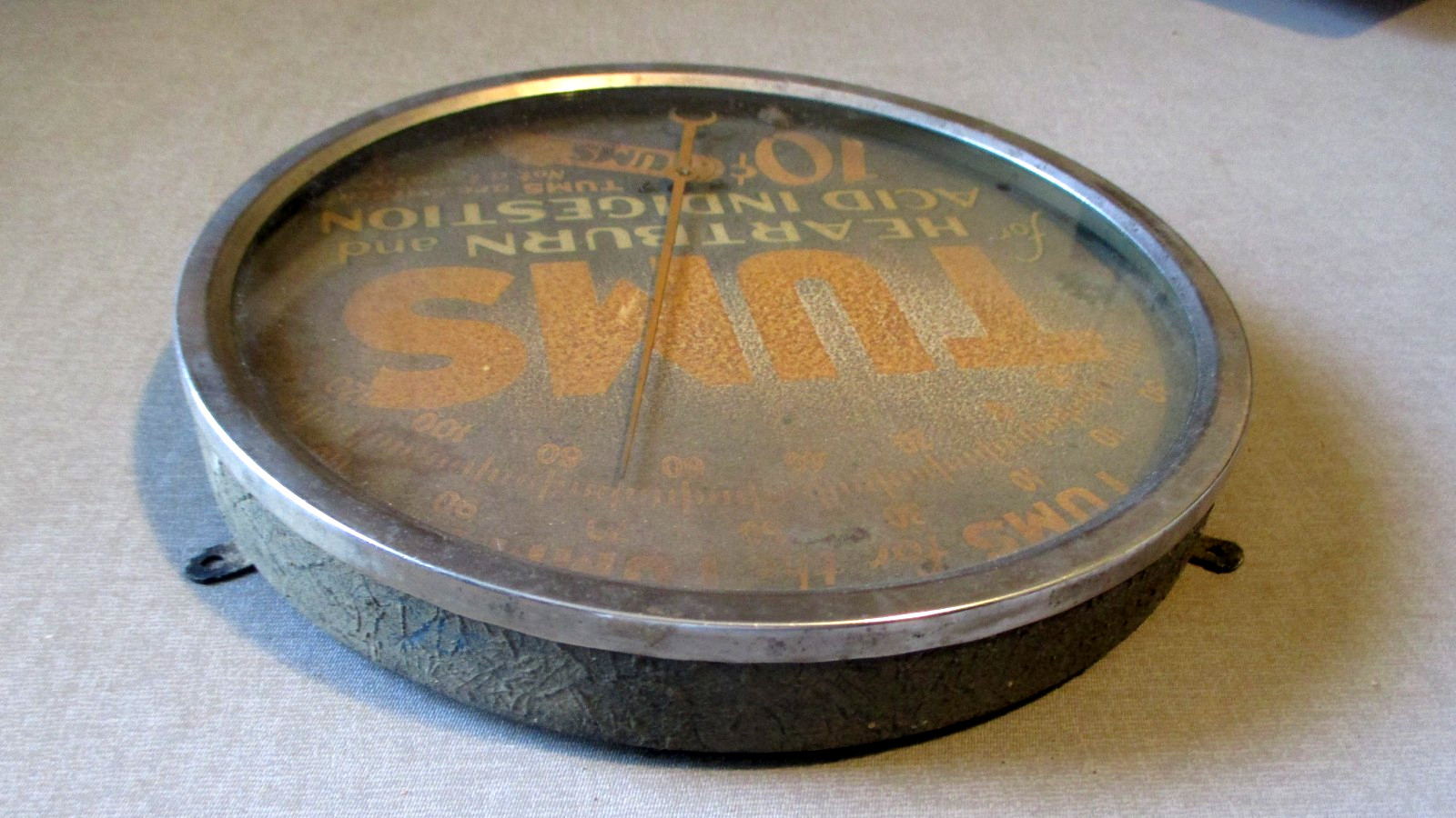 1930’S TUMS-FOR TUMMY- HEARTBURN- STORE DISPLAY SIGN THERMOMETER-9″- WORKS