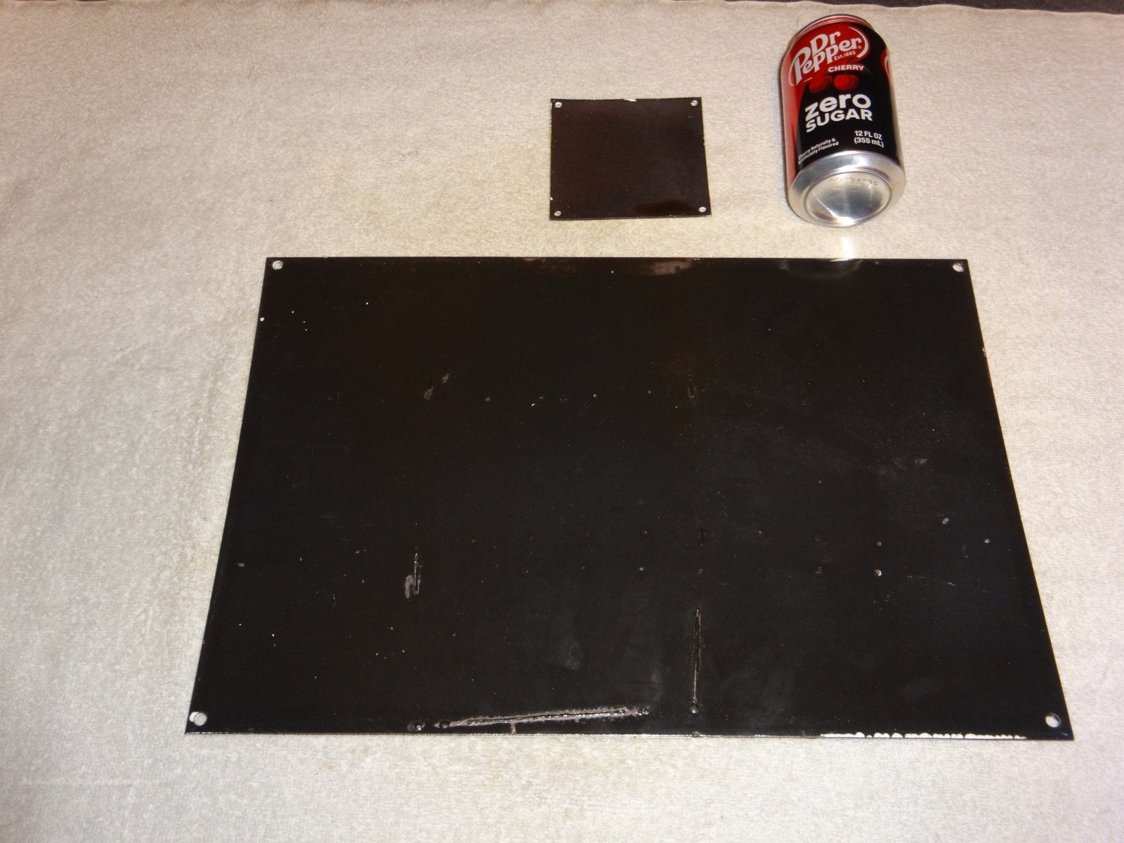 VINTAGE COLUMBIA DRY CELL BATTERIES +DEVIL 16″ PORCELAIN METAL GASOLINE OIL SIGN