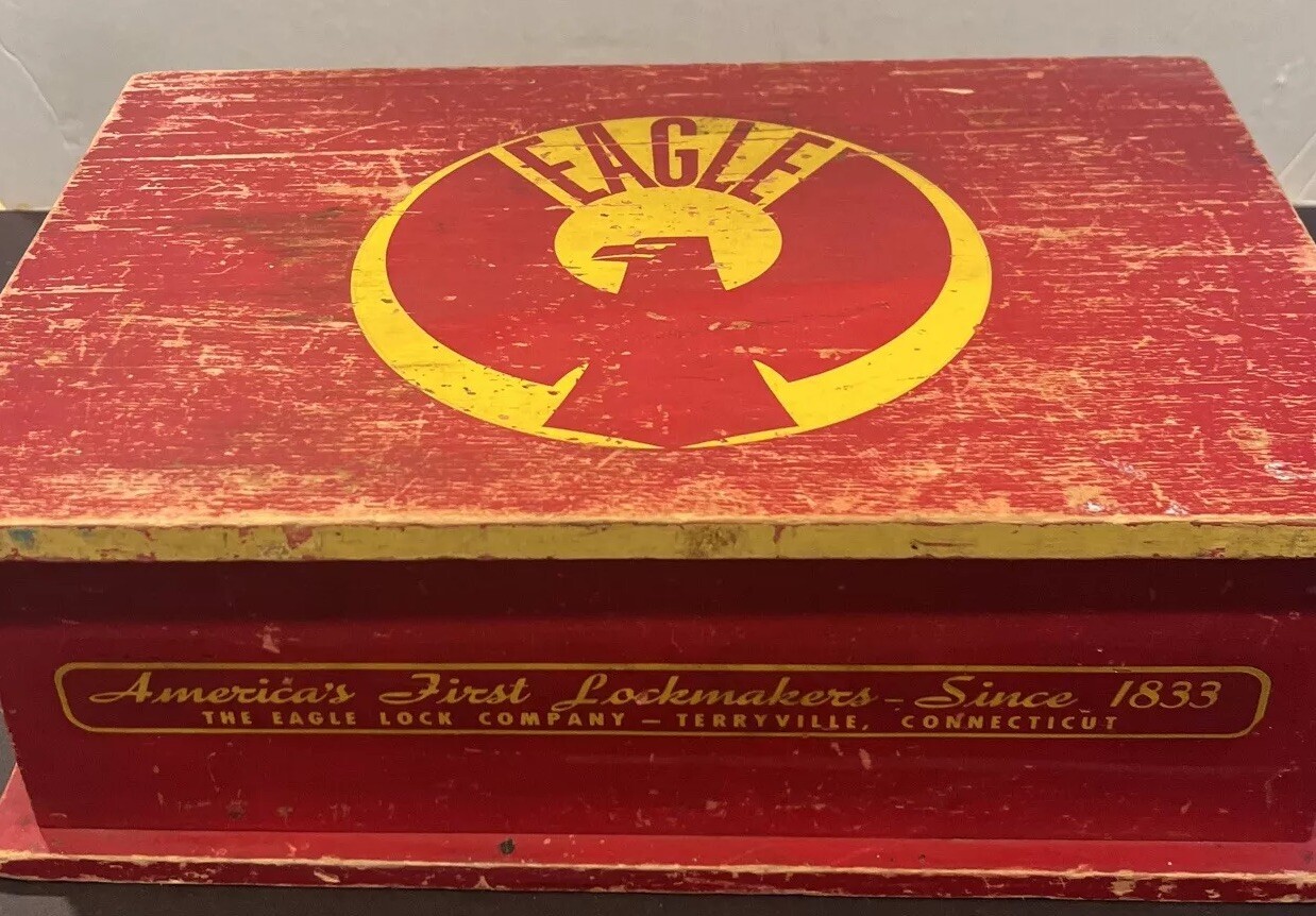 ANTIQUE COUNTRY PRIMITIVE HARDWARE STORE EAGLE LOCK CO. PADLOCK WOOD BOX DISPLAY