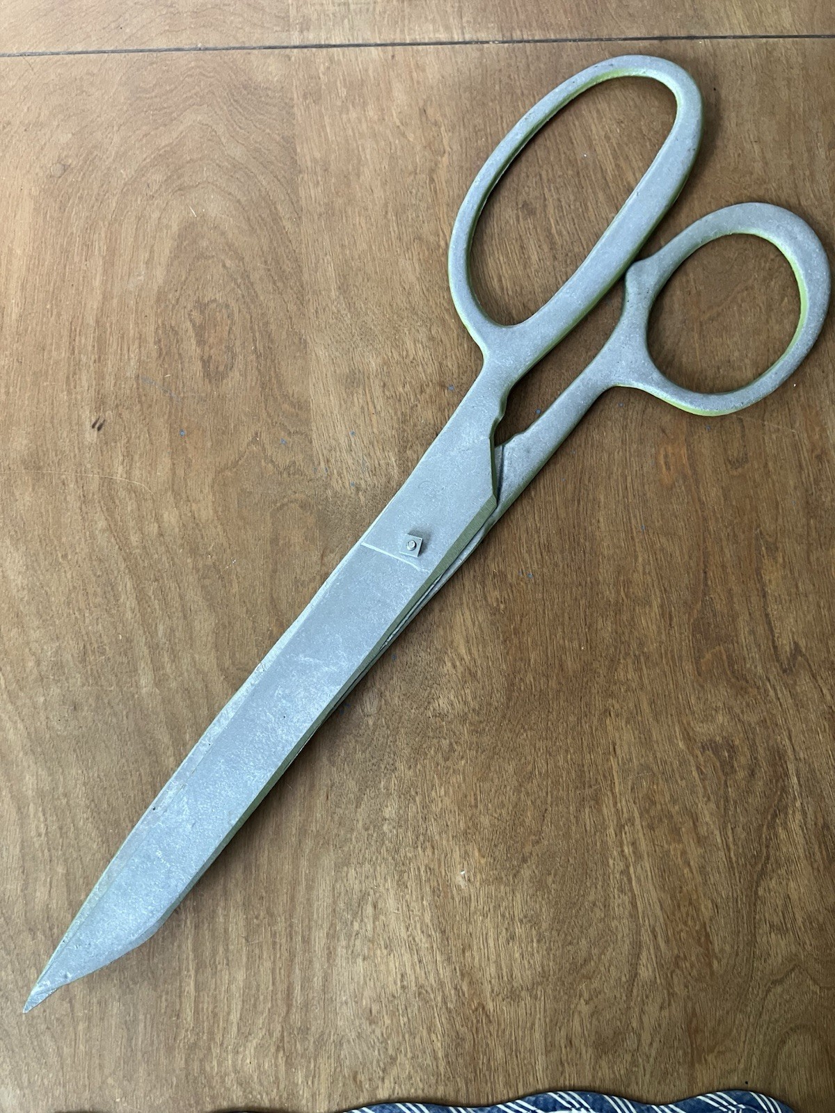 Vintage Huge Scissors Store Display Or Decor Green Cast Metal 21 7/8” Long Large