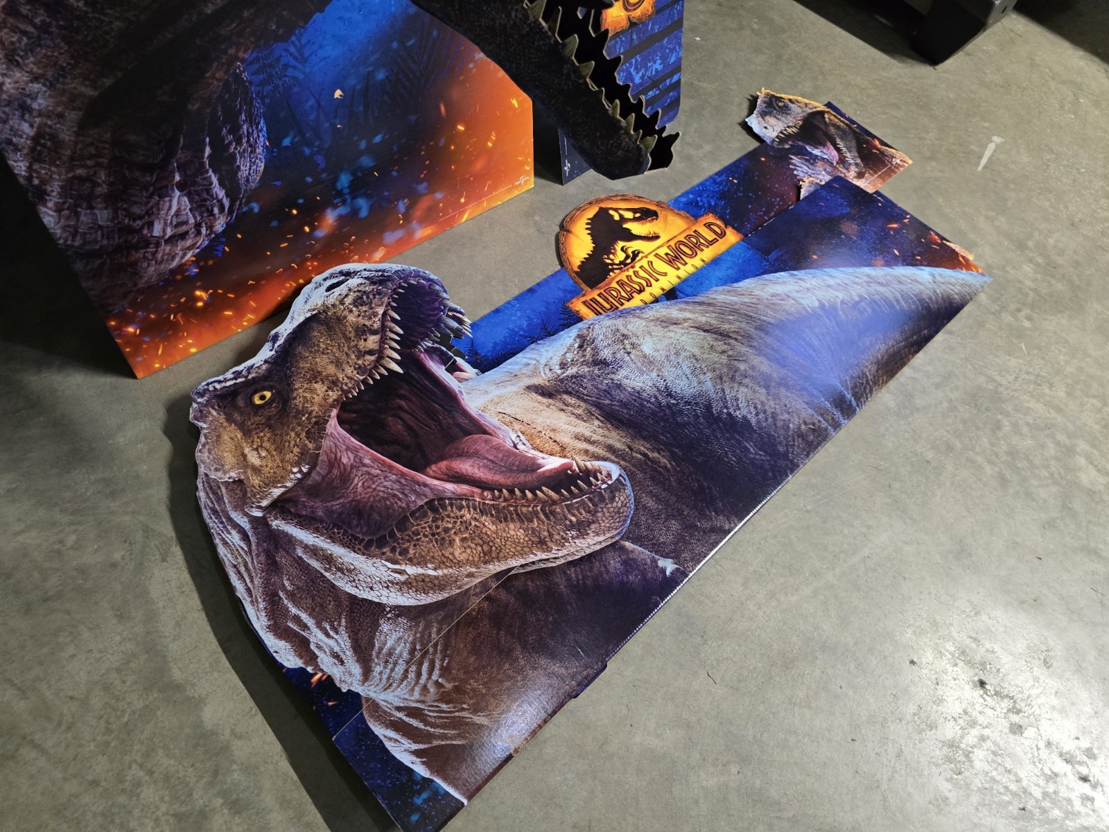 Jurassic World Dominion Walmart End cap Store Display HUGE RARE Complete