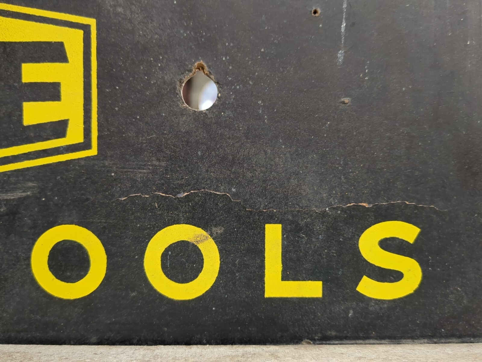 Vintage Xcelite Quality Tools Display Peg Board 30.25″ X 24.75″ X 2″ Blk Yellow