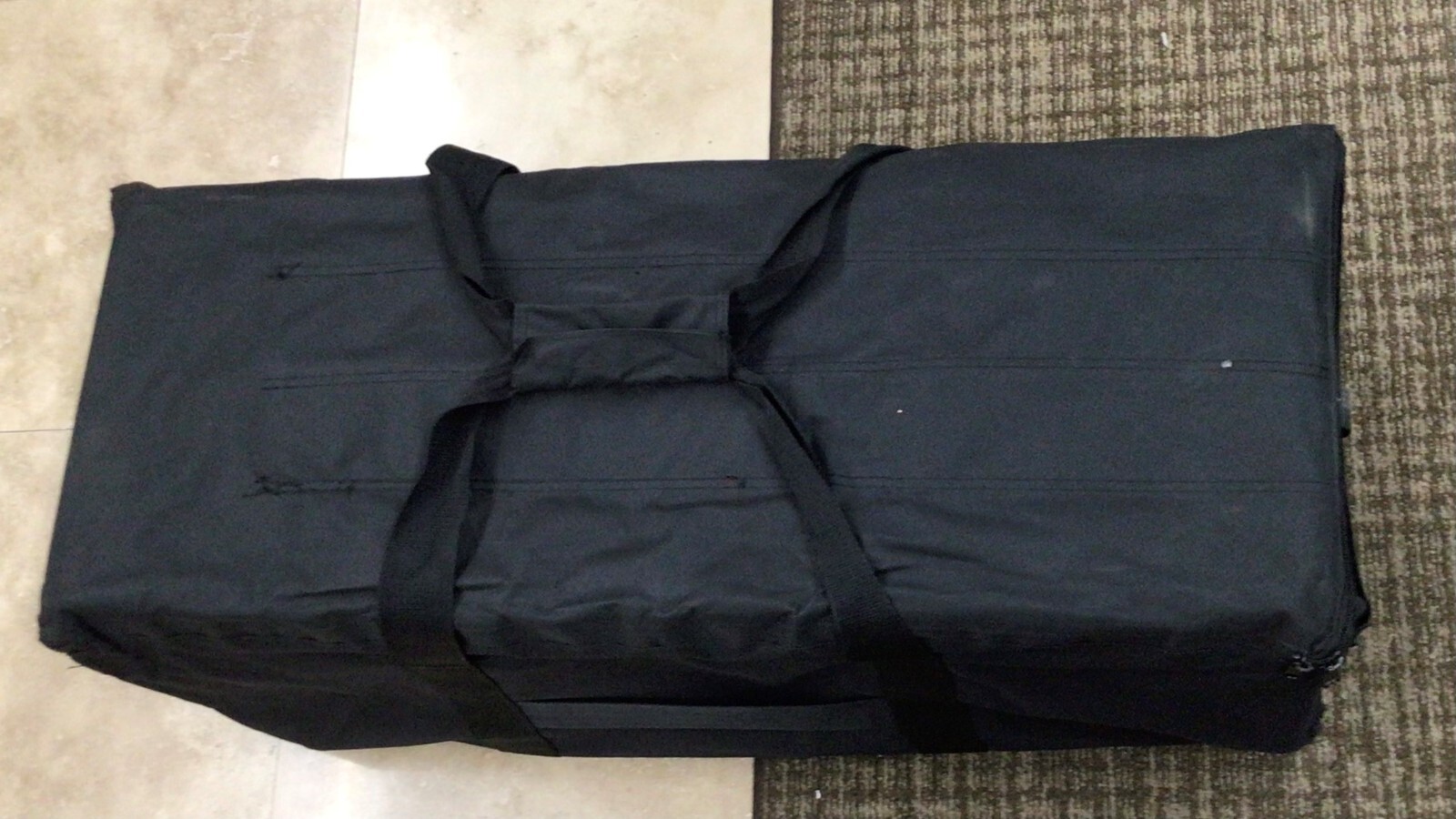 Hop Up 2,4 wide bt 3 high straight frame with webbing in a rolling carrier