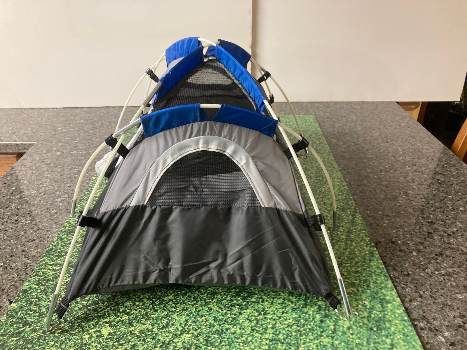 Field and Stream Tent – Store Display Salesman Sample “New” Never Displayed