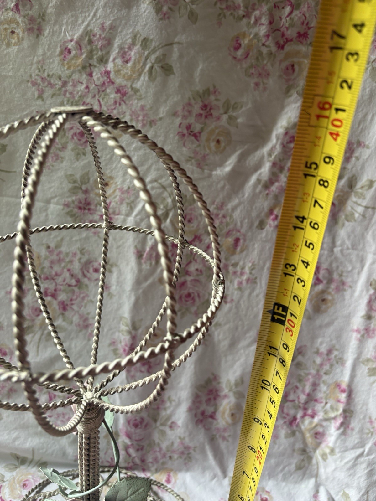 Vintage Shabby Hat Wig Stand Holder Twisted Wire Metal Pale Pink Roses 16”