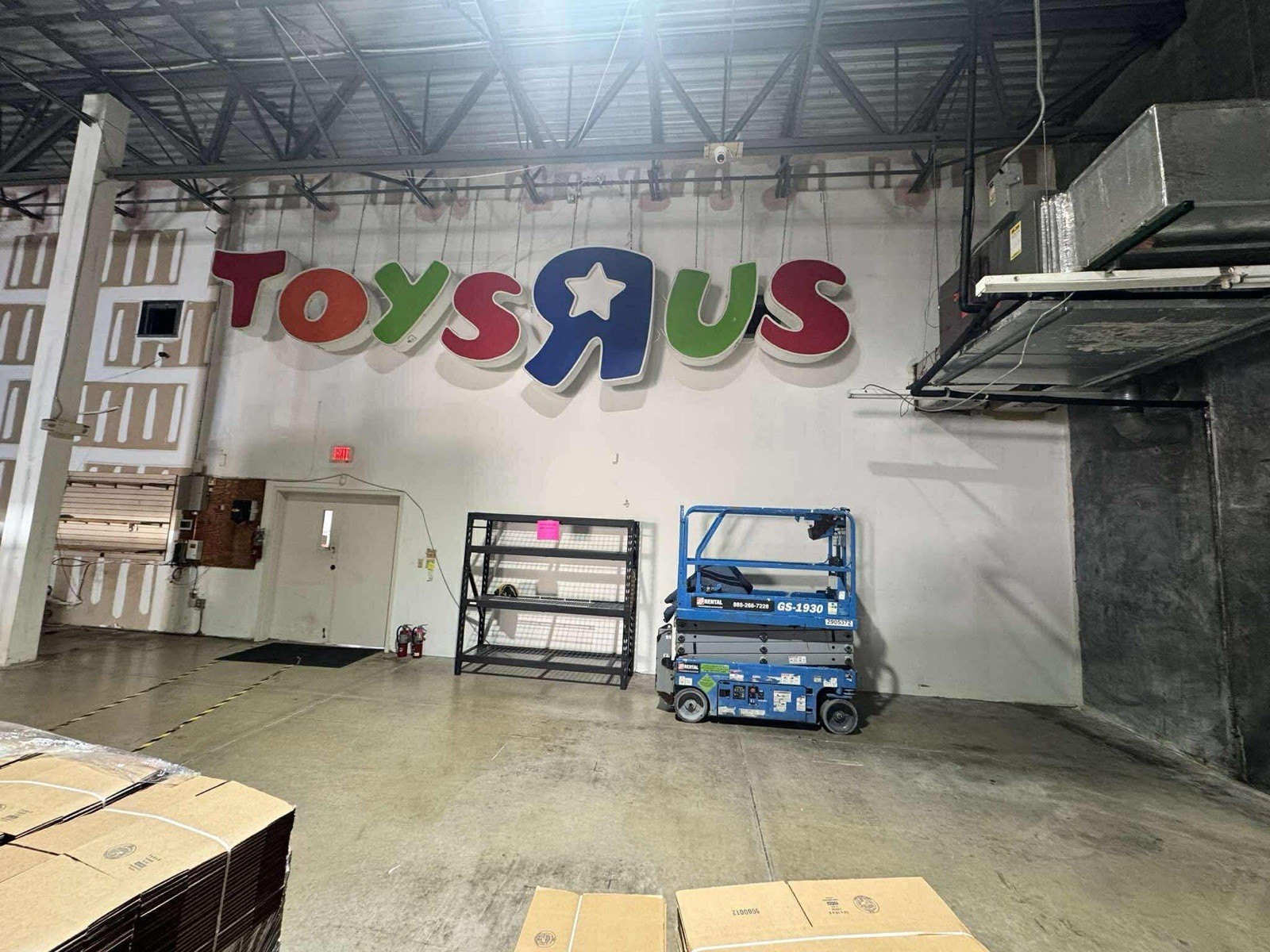ORIGINAL Authentic TOYS R US Store Sign Lighted Retail Exterior Display Vintage