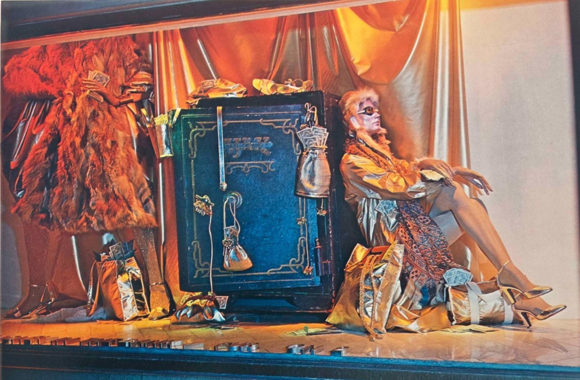 1977 HENRI BENDEL, NY WINDOW DISPLAY PHOTO PRINT GO WEST TO THE GOLD RUSH