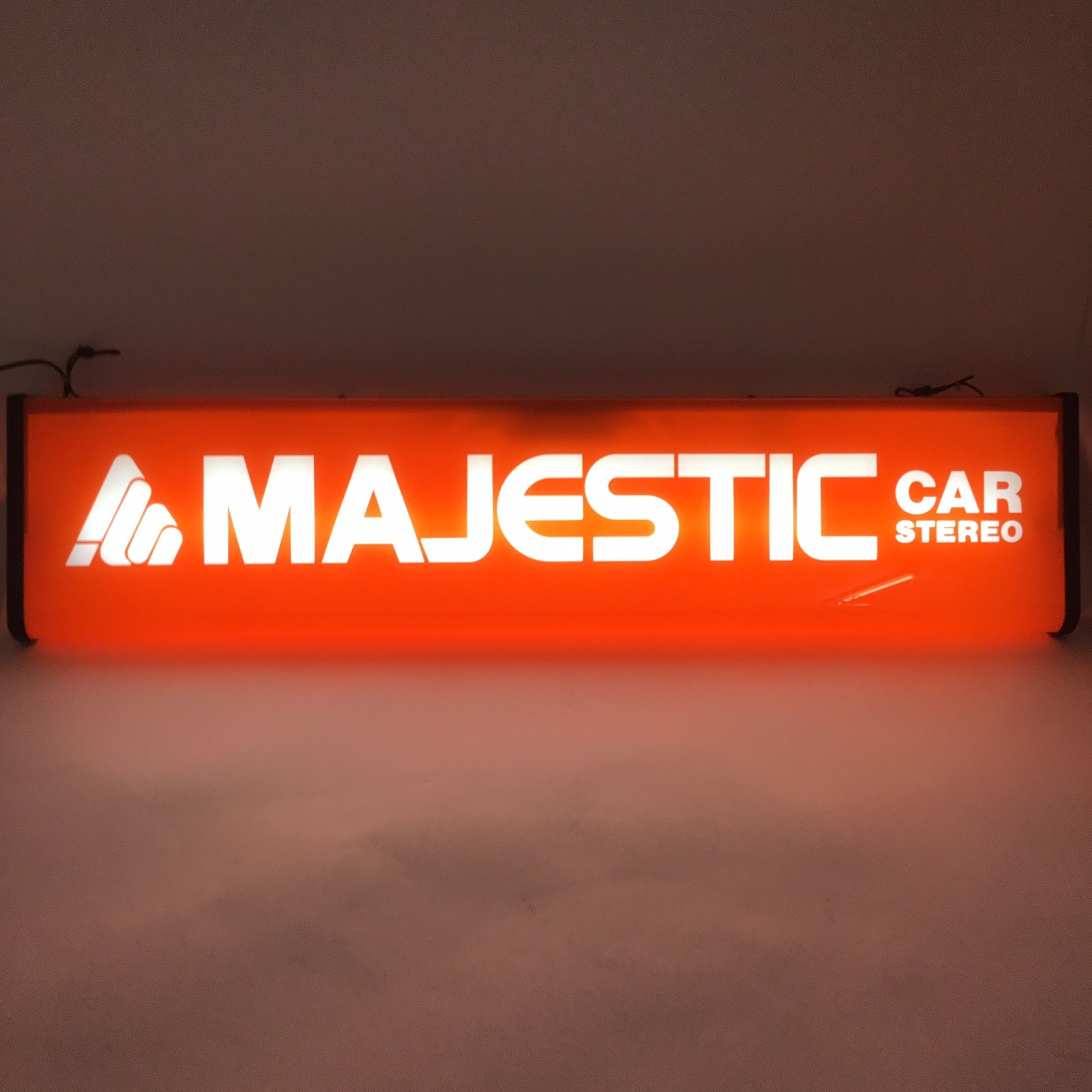 RACK SYSTEM MI ’80s – VINTAGE MAJESTIC CAR STEREO TWO-SIDED LIGHT SIGN XL