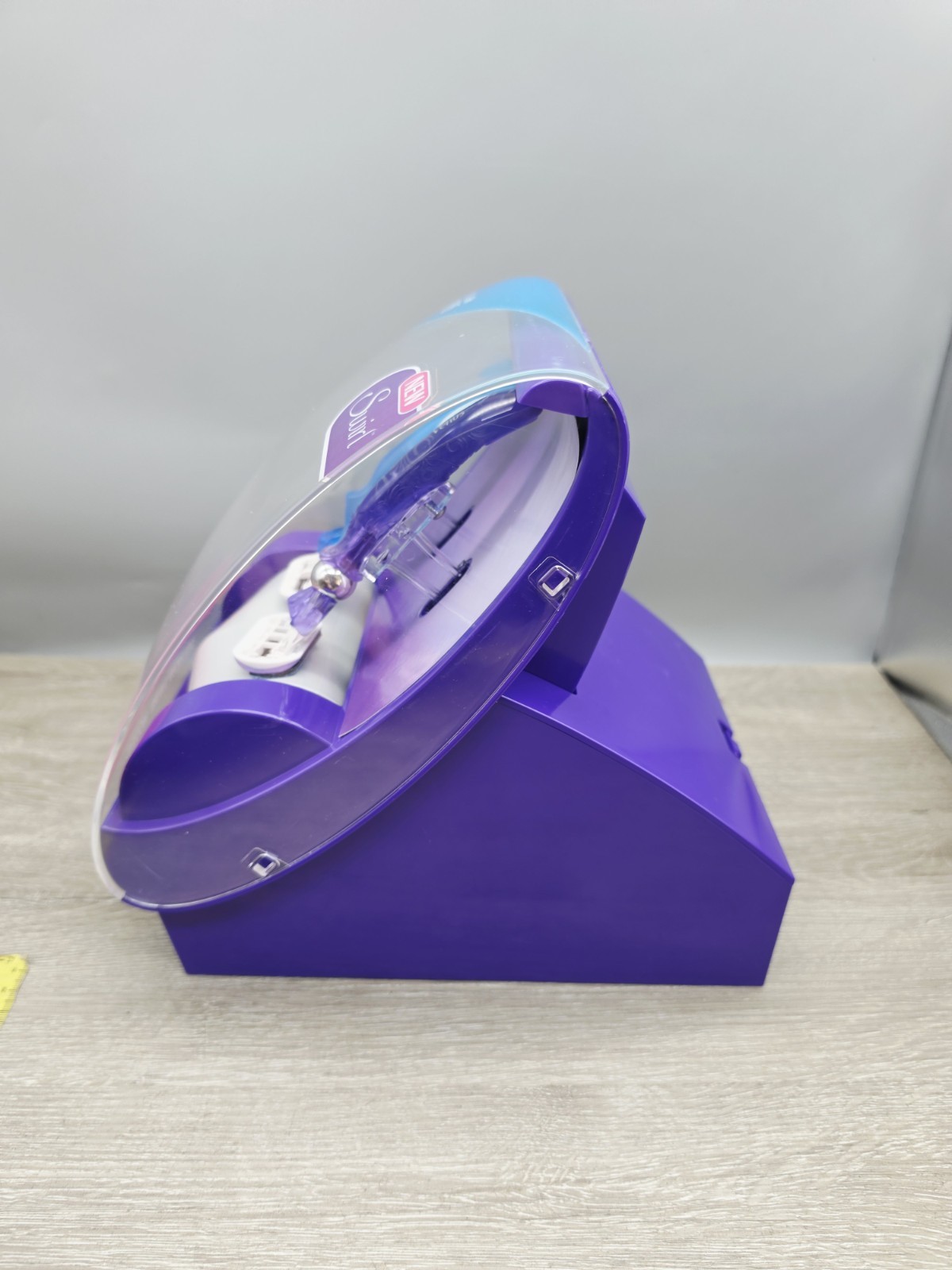 Gillette Venus Swirl retail display showcasing razors “Flexiball” Motion Sensor