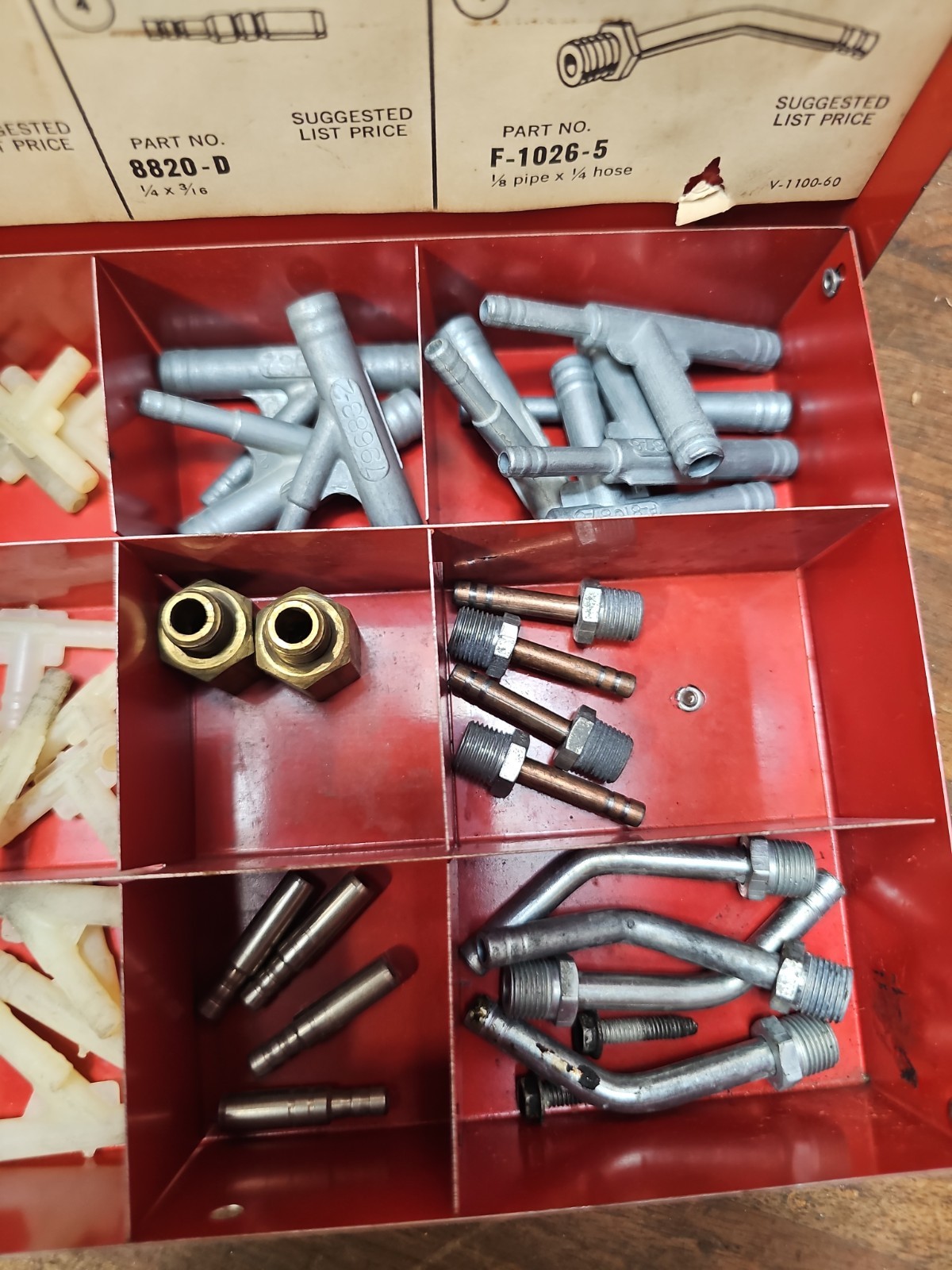 CR8- Vintage Trico Windshield Wiper Parts Display Red Metal Box D-80 w/ parts