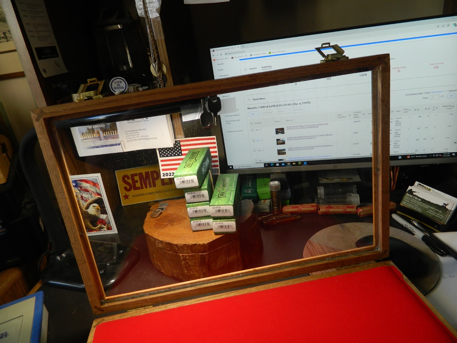 OAK DISPLAY CASE 7.75″ x 9.50 ” x 2.25″ RED LINER BRASS LOCK HINGE’S MADE IN USA