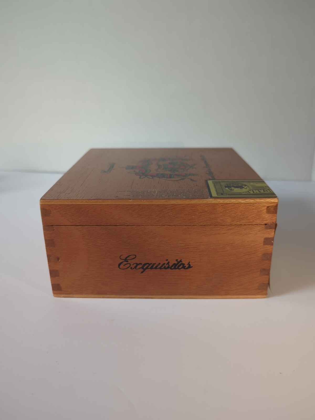 Arturo Fuente Wooden Empty Cigar Box – Cuban Corona 7x7x3 BB #533