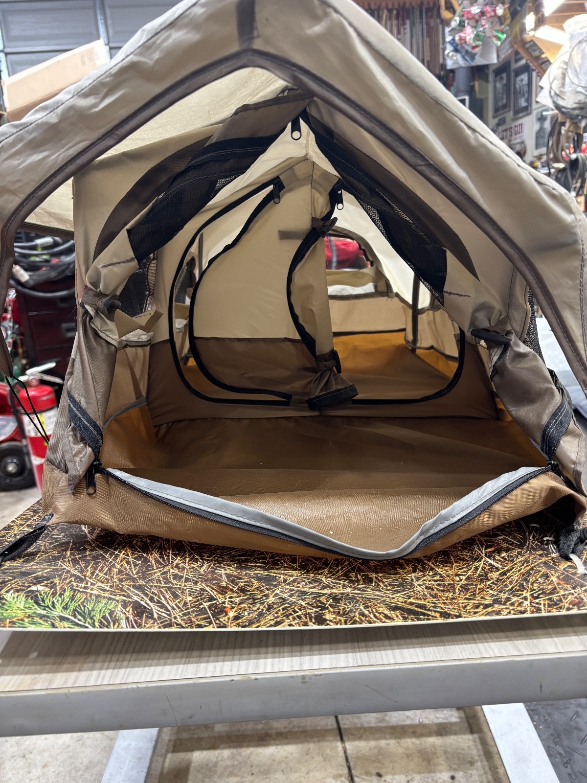 Field & Stream Store Display Mini Tent 2 Room 24x16x14 Neat Item. Read