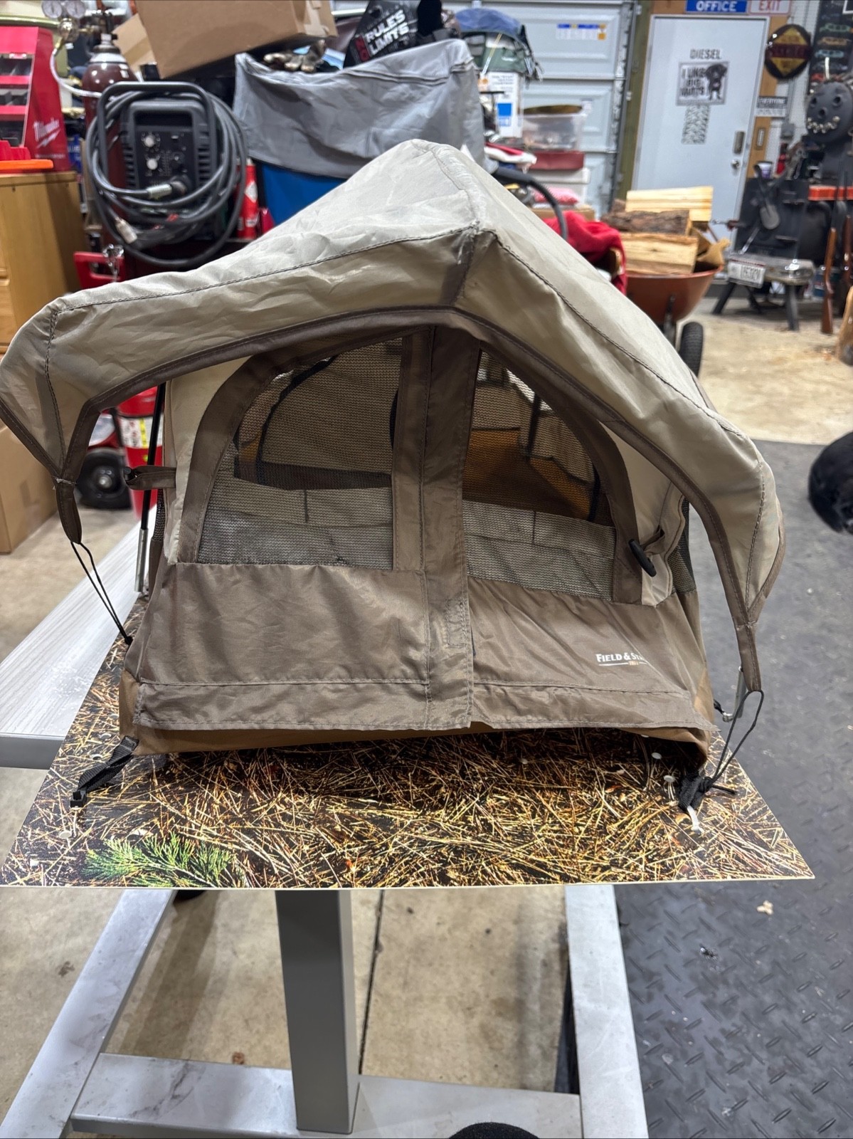 Field & Stream Store Display Mini Tent 2 Room 24x16x14 Neat Item. Read