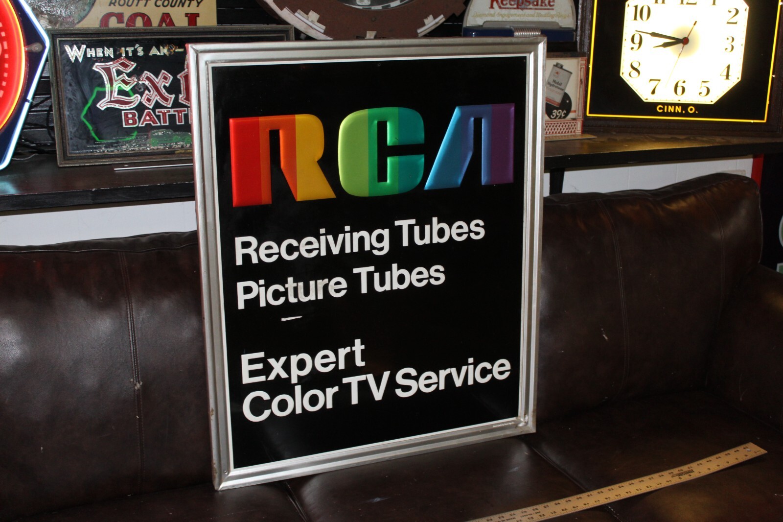 RARE 1960s RCA PICTURE TUBES COLOR TV SERVICE EMBOSSED PAINTED METAL DEALER SIGN