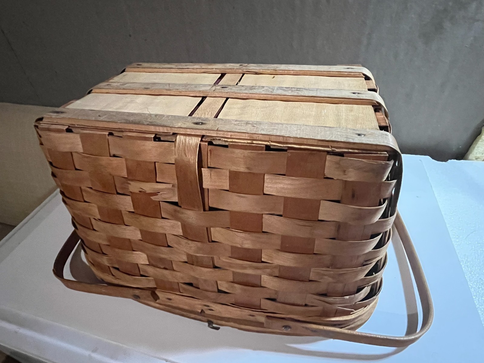 Early 1900s Dane-T-Bits Iced Coffee Cakes Vendor Basket Woven Picnic Style VT