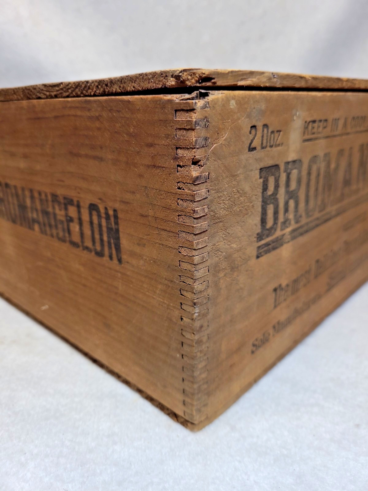 Antique Bromangelon Jelly Wooden Box Crate Stern & Saalberg Vintage Advertising